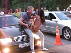 Cagna ottiene video hard italiani in streaming il suo viso dipinto con sperma